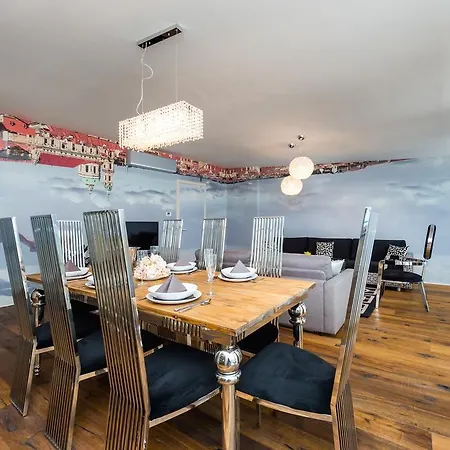 Empirent Castle Apartment