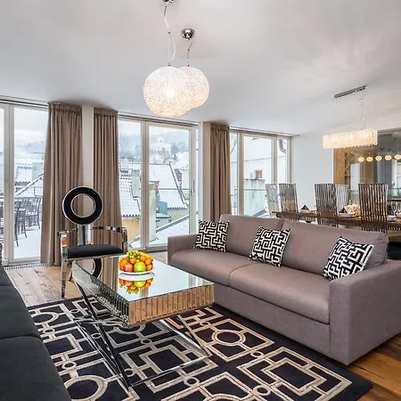 Empirent Castle Apartment