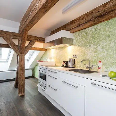 Empirent Castle Apartment
