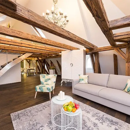 Empirent Prague Castle Apartments *