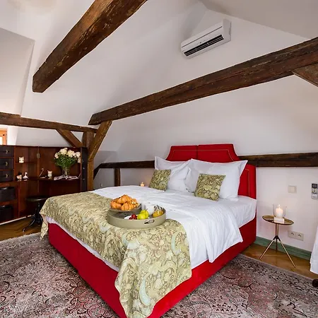 Empirent Prague Castle Apartments *