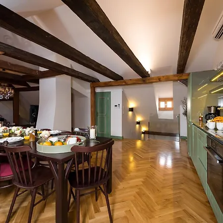 Empirent Prague Castle Apartments *